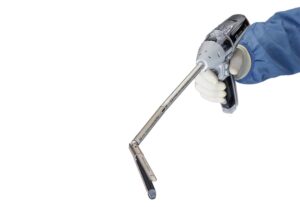 signia-stapling-system-in-hand-g-3